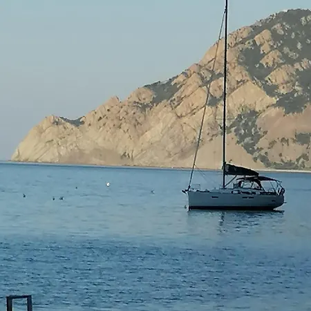 La Scogliera Apartment *