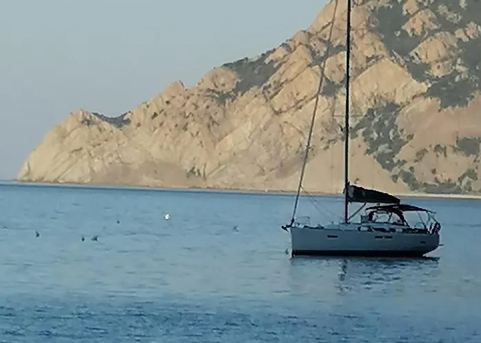 La Scogliera Apartment *